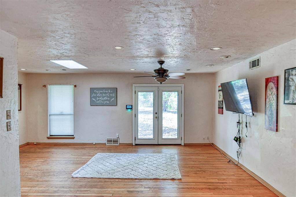 3939 Cashion PL, Oklahoma City, OK 73112