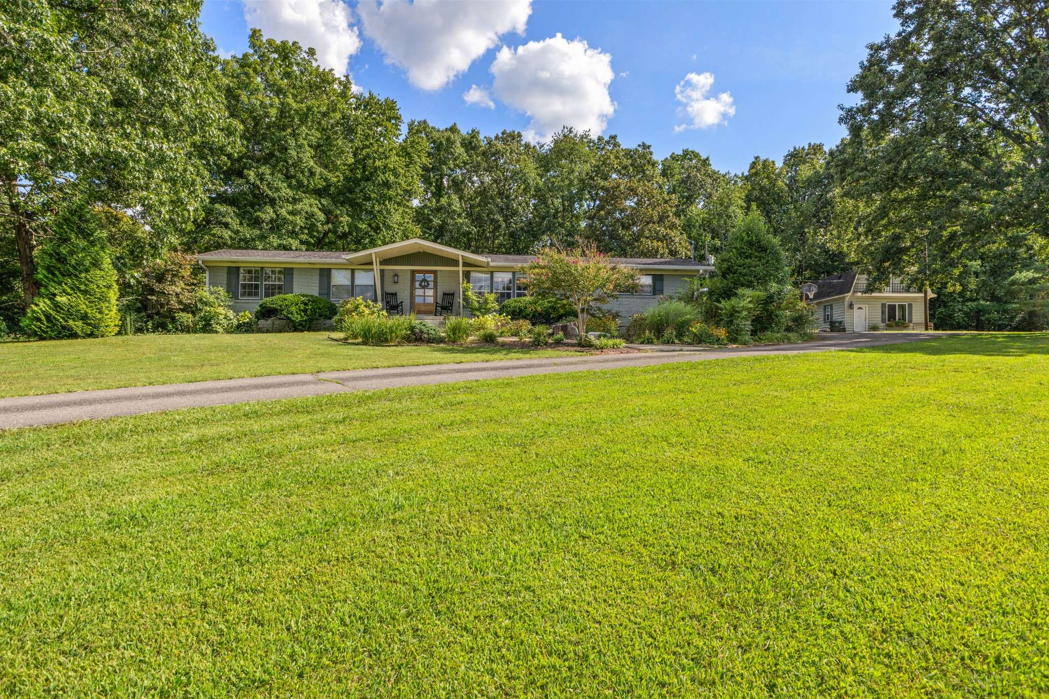 2550 Highway 70 #E, Dickson, TN 37055