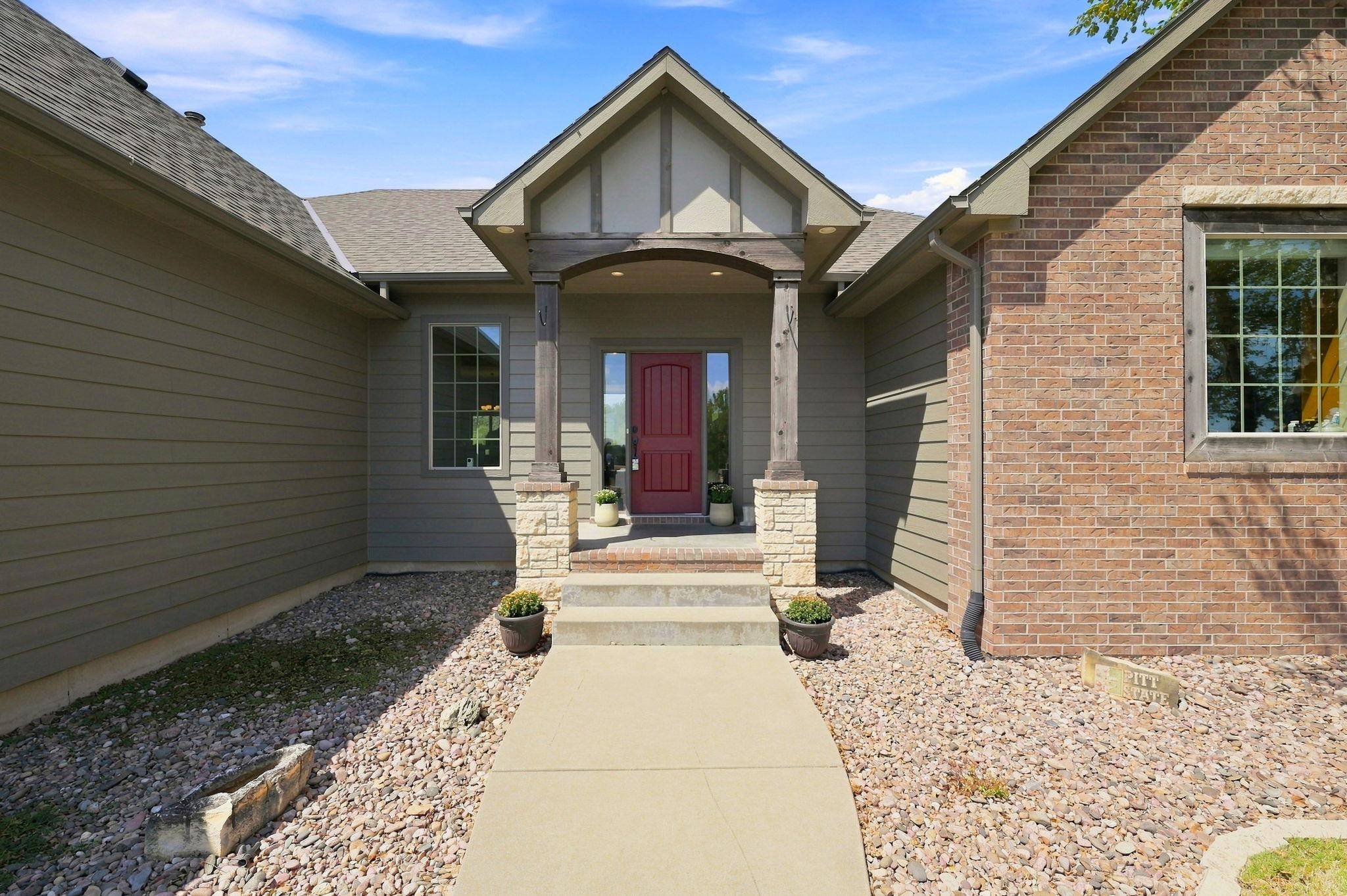 5000 E Idle Banks Circle, Valley Center, KS 67147