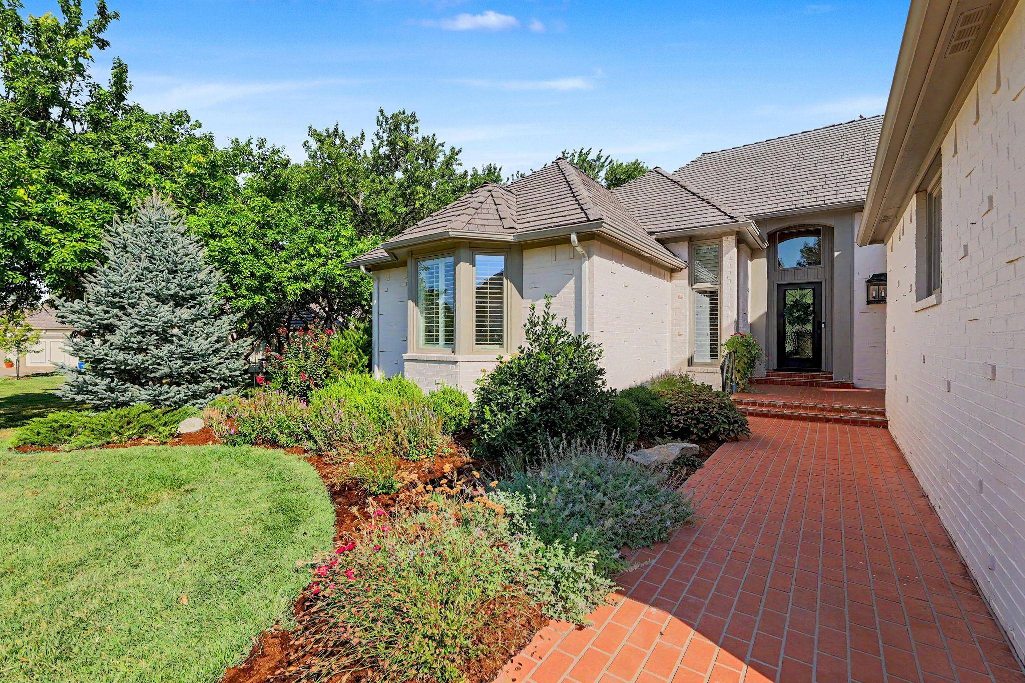 9130 E Woodspring St, Wichita, KS 67226
