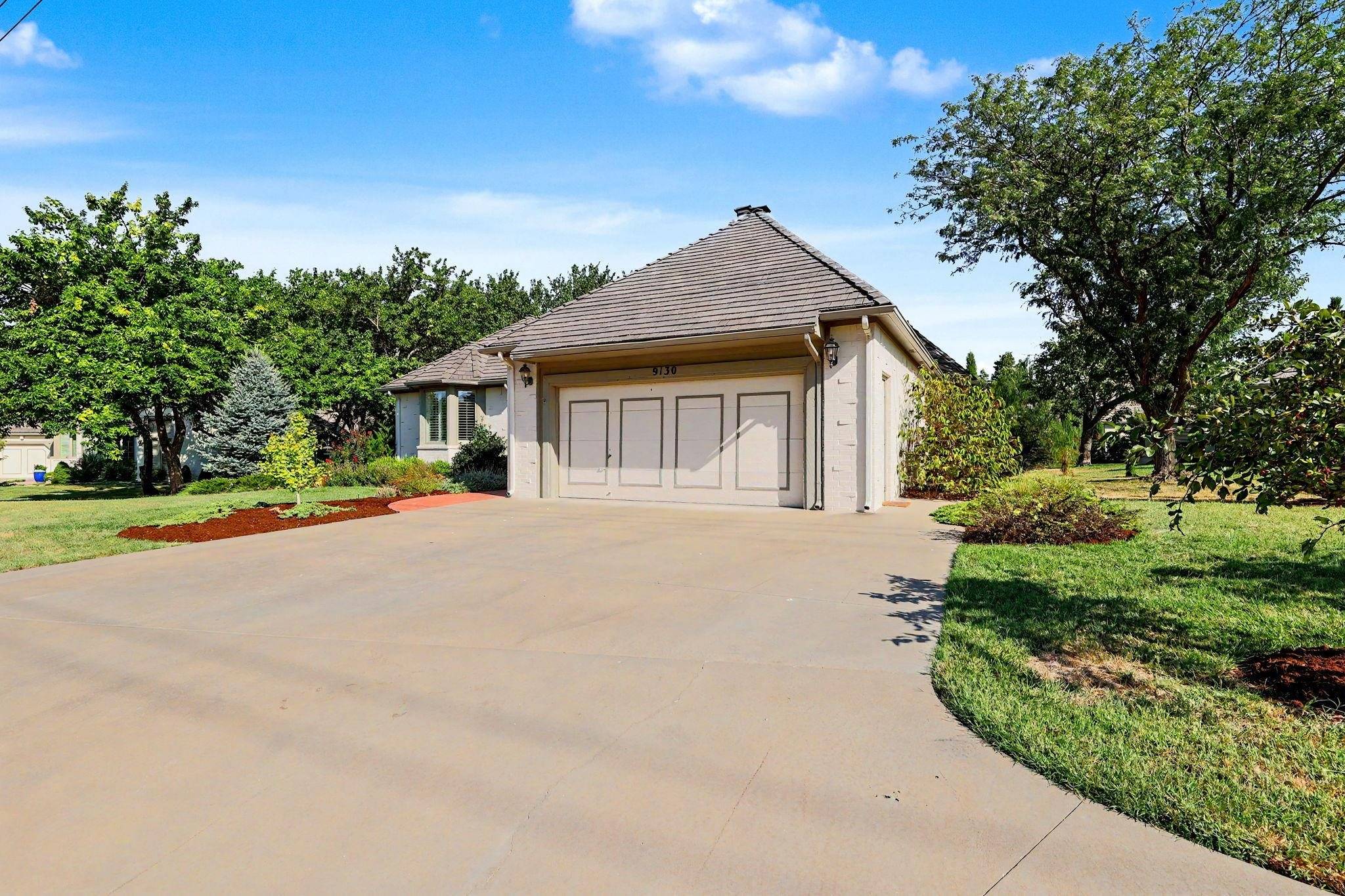 9130 E Woodspring St, Wichita, KS 67226