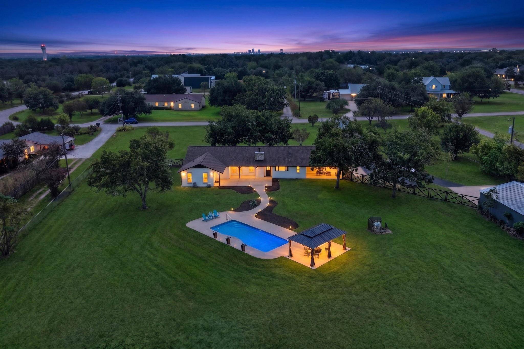 504 Buckaroo TRL, Buda, TX 78610