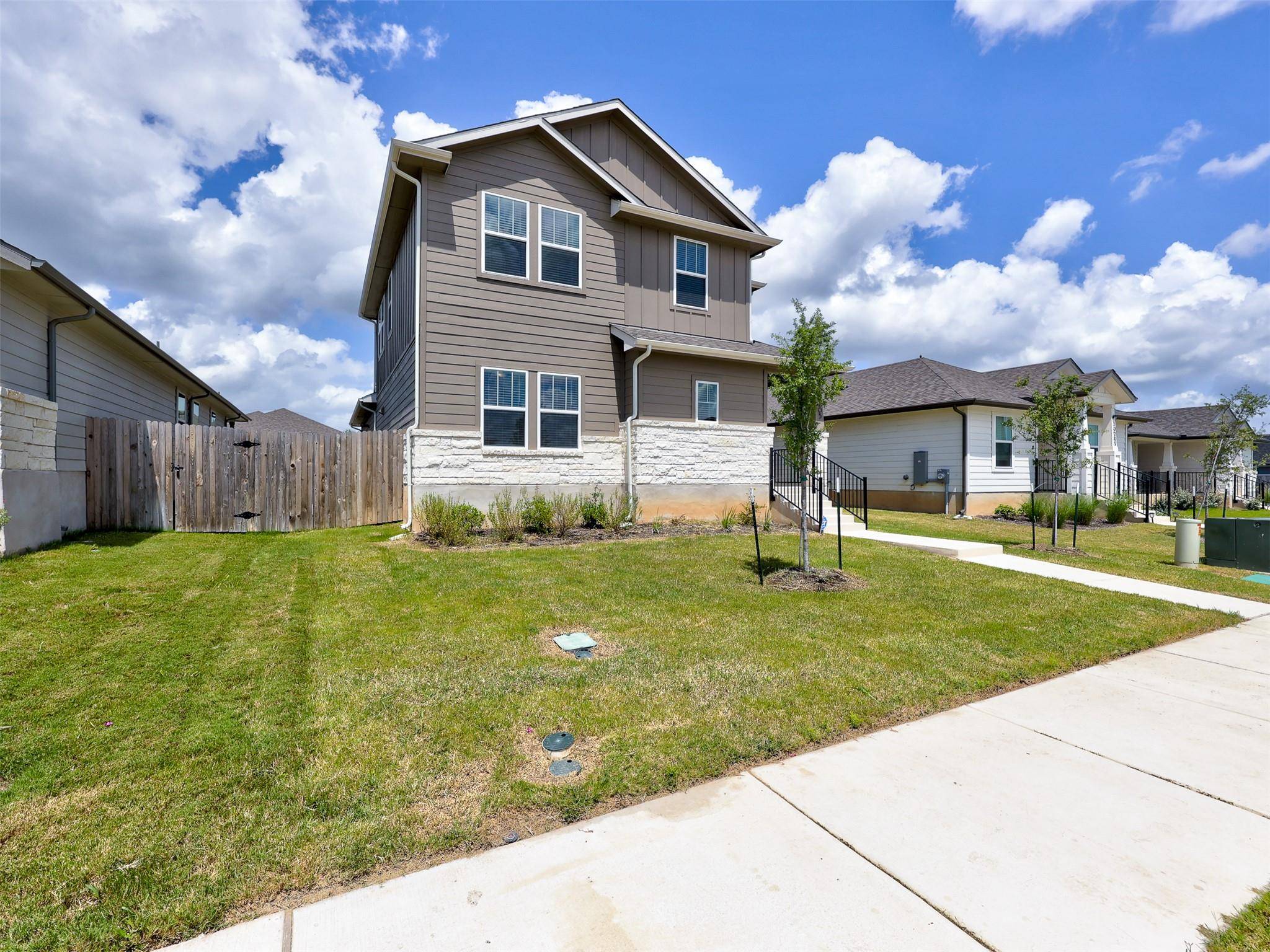 10205 Mager LN, Hutto, TX 78634
