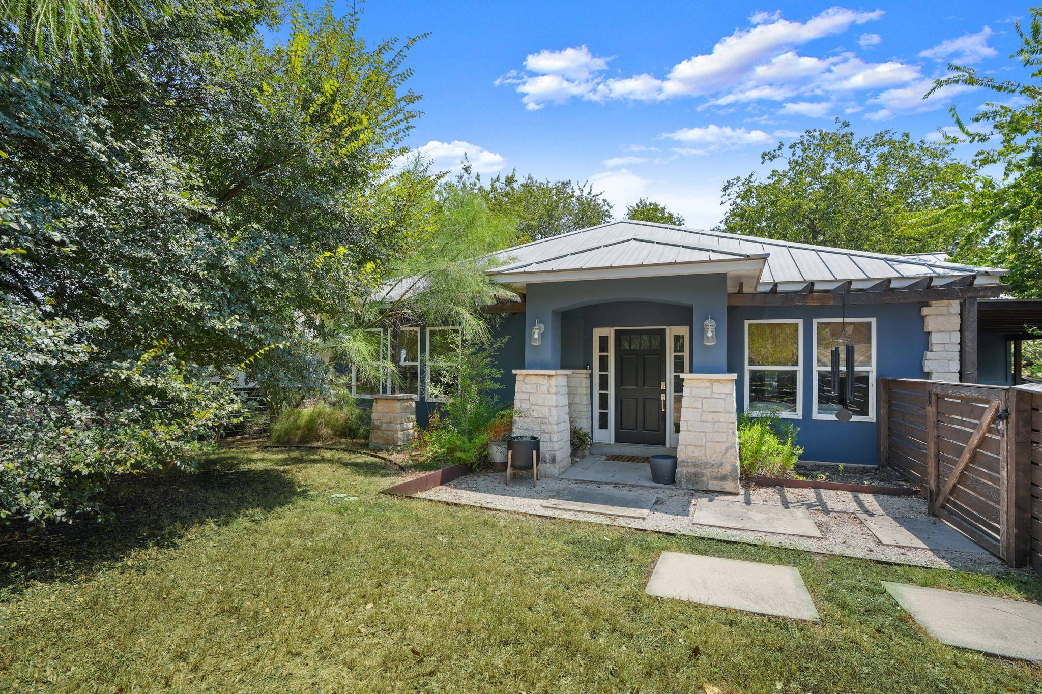 2501 Del Curto RD, Austin, TX 78704