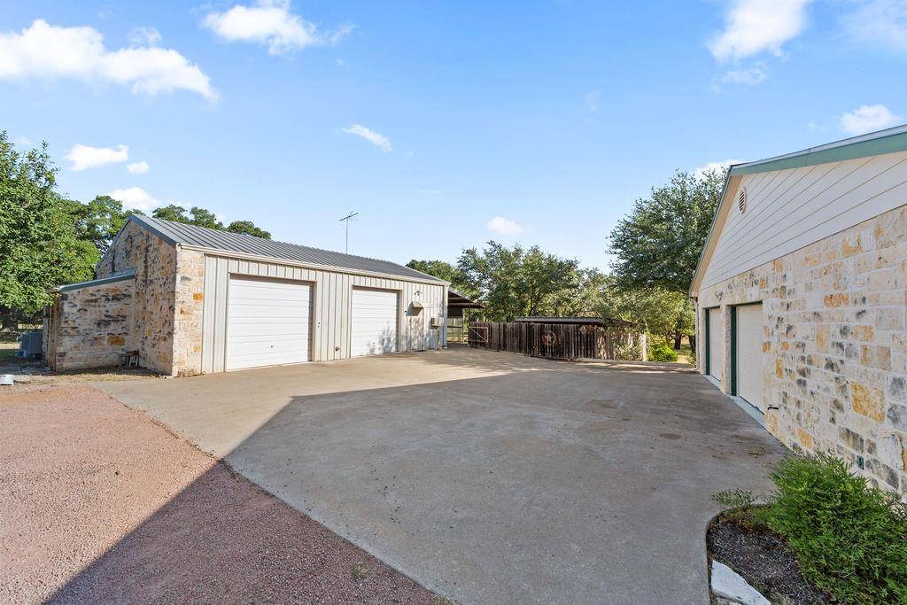 285 Triple Creek RD, Fredericksburg, TX 78624