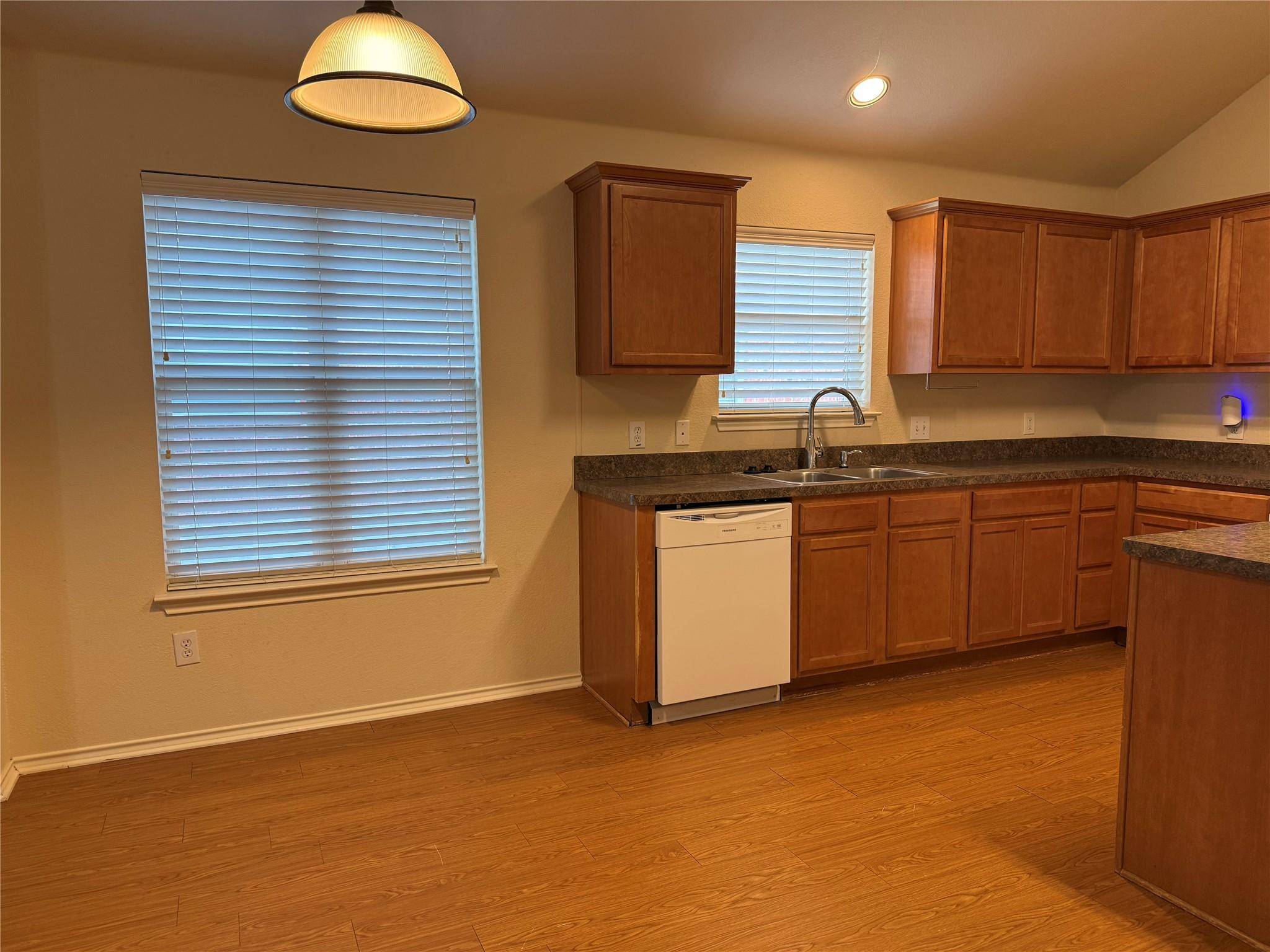 1341 Rainbow Parke DR, Round Rock, TX 78665