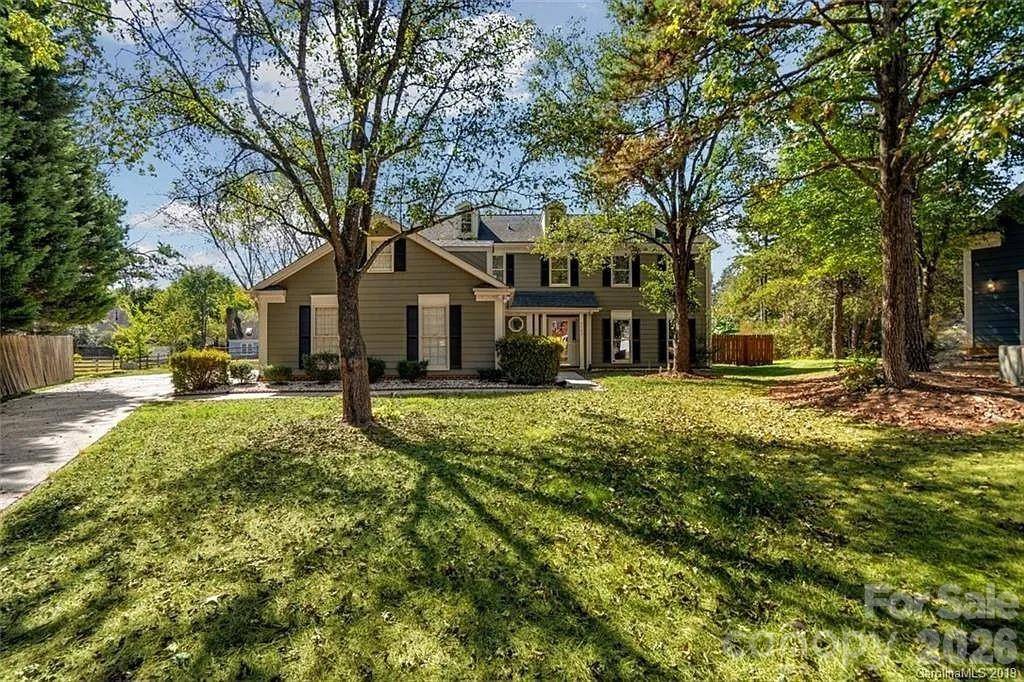 3709 Stoneglen PATH, Charlotte, NC 28269