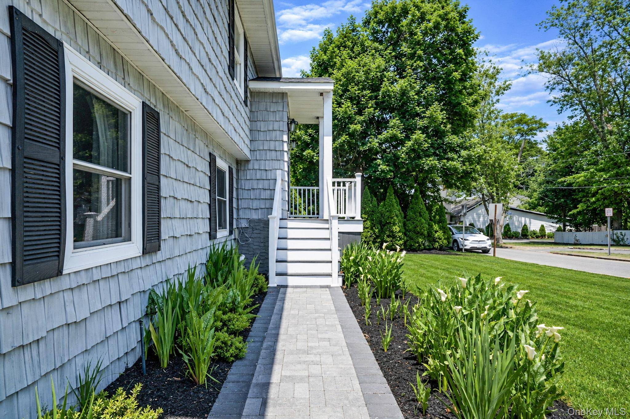 146 Rose DR, Ronkonkoma, NY 11779