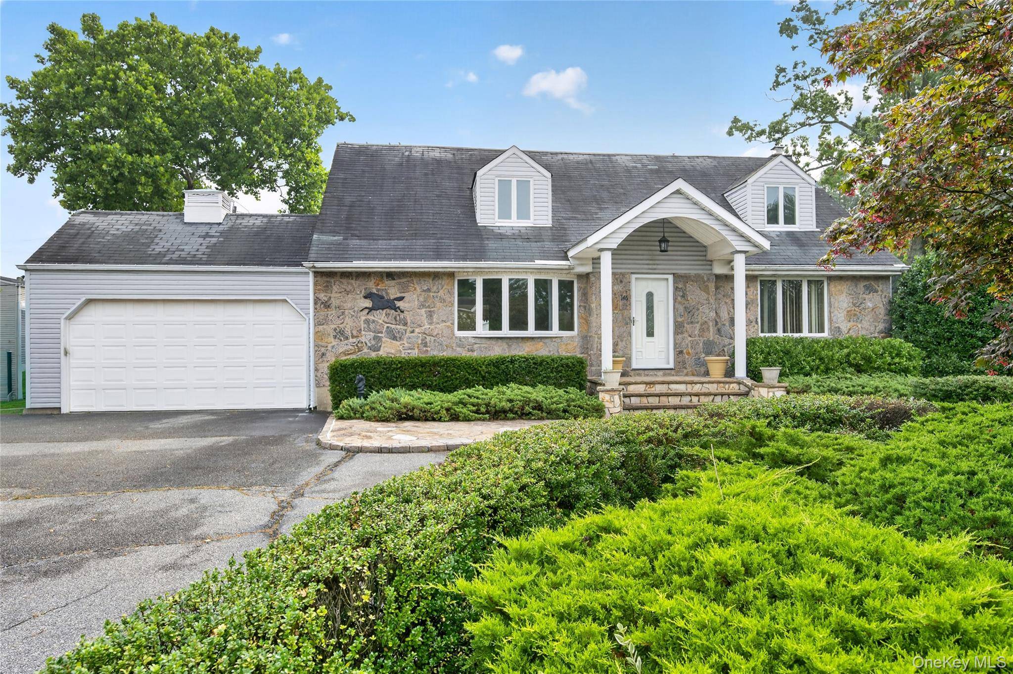 146 Longwood AVE, Westbury, NY 11590