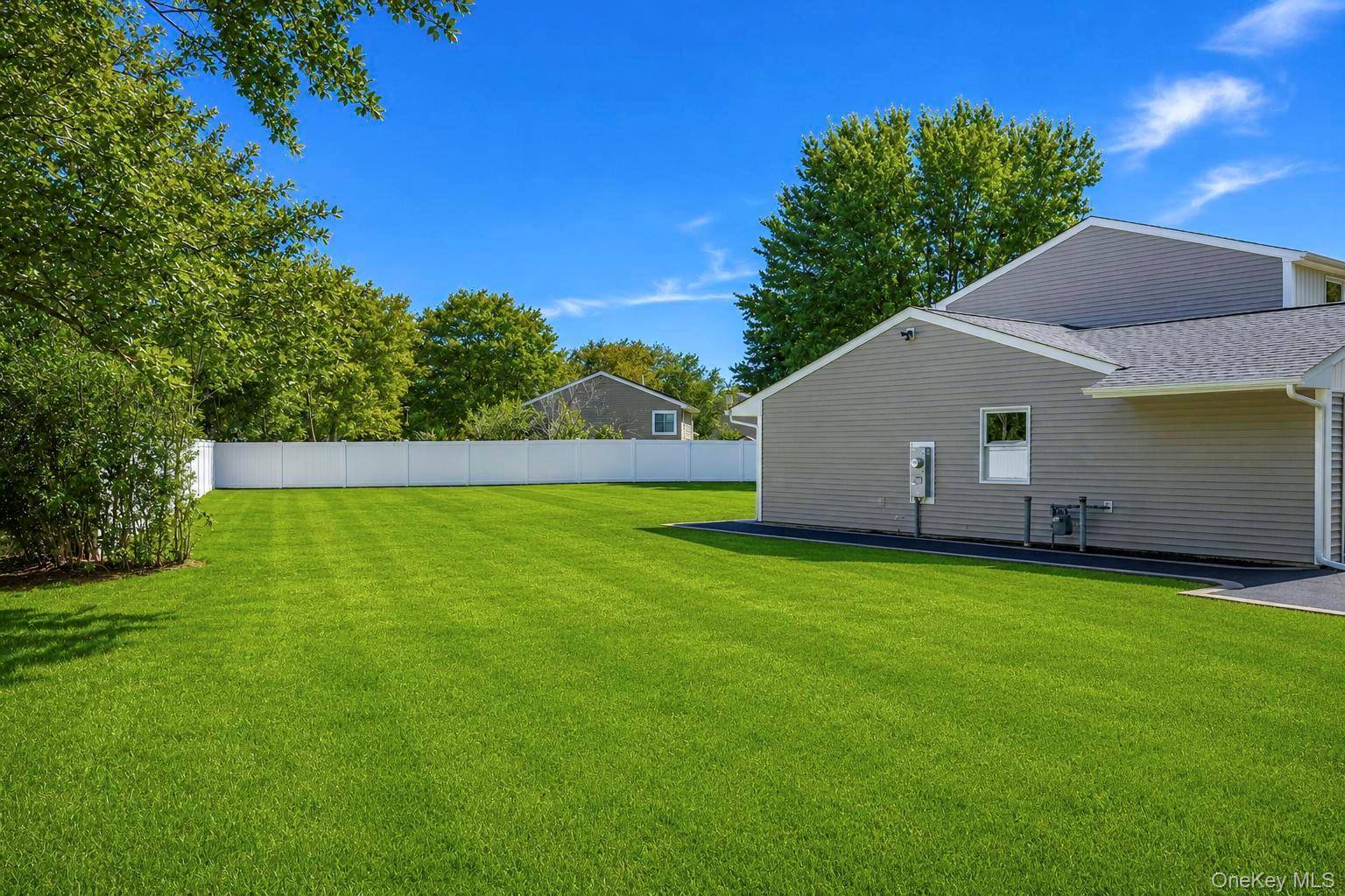 25 Crater Lake DR, Coram, NY 11727