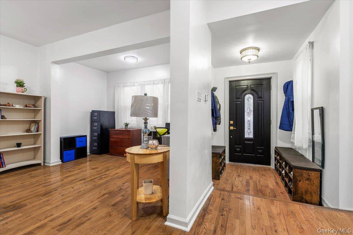 2516 Glebe AVE, Bronx, NY 10461