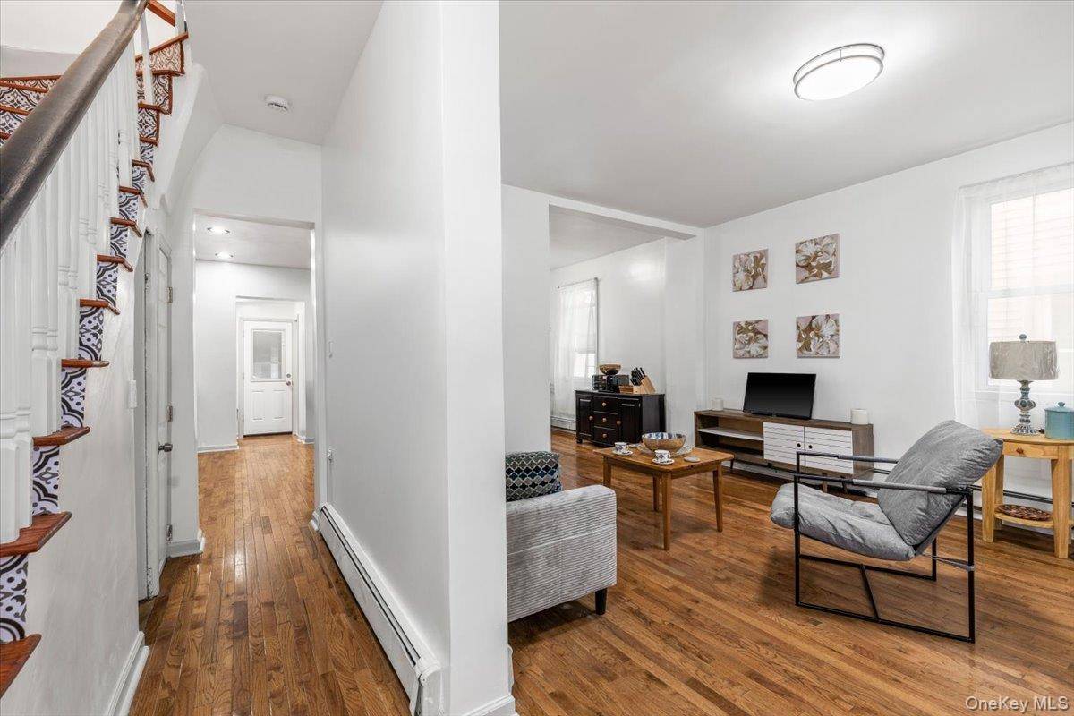 2516 Glebe AVE, Bronx, NY 10461