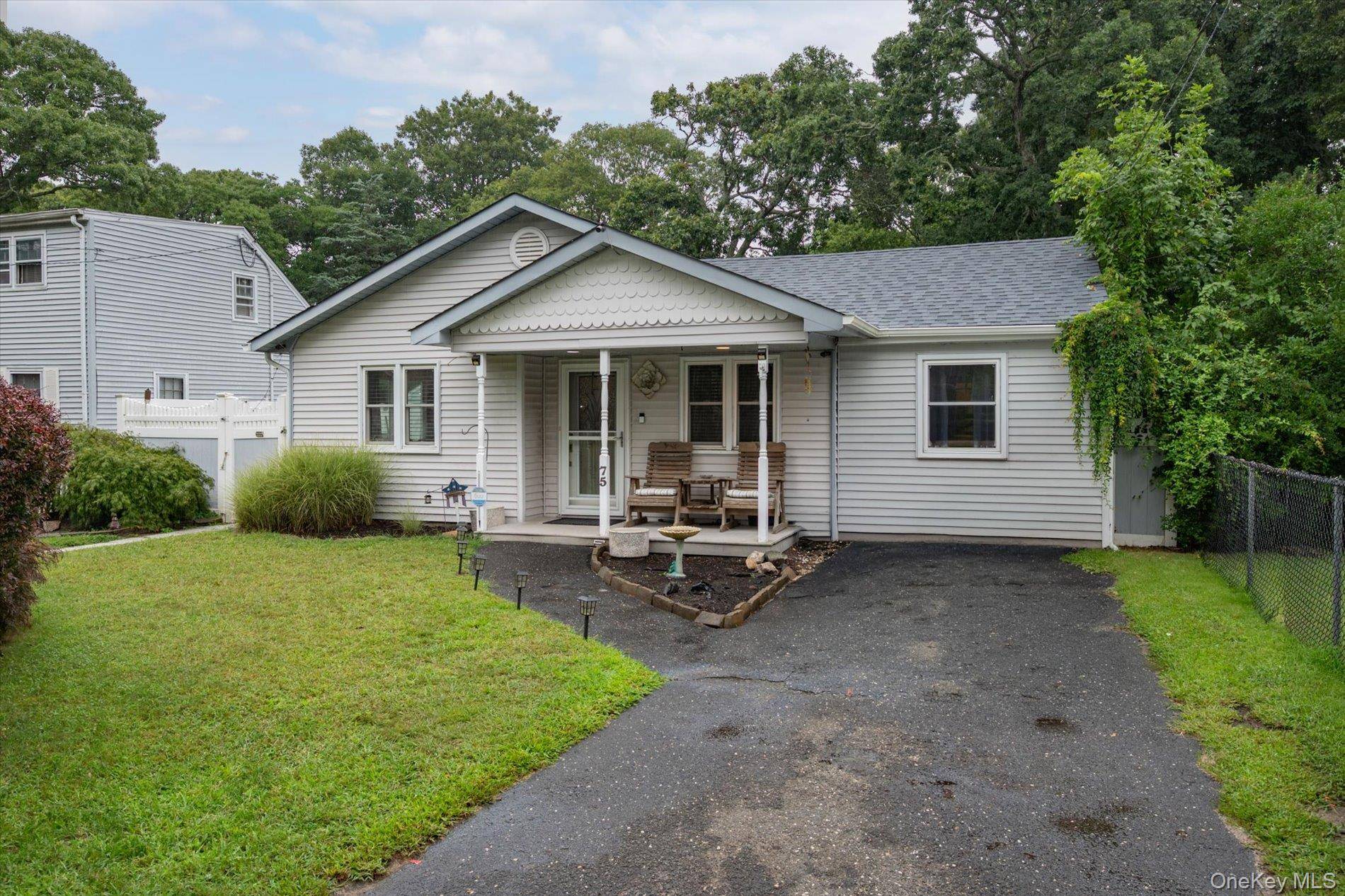75 Westminster DR, Shirley, NY 11967