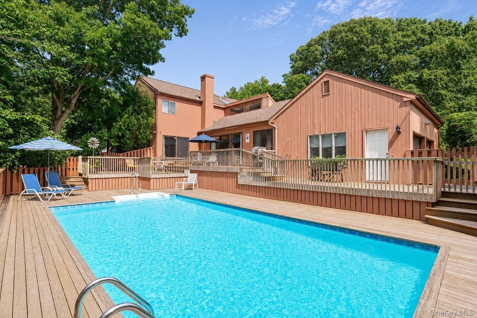 39 Spring Pond LN, Southampton, NY 11968