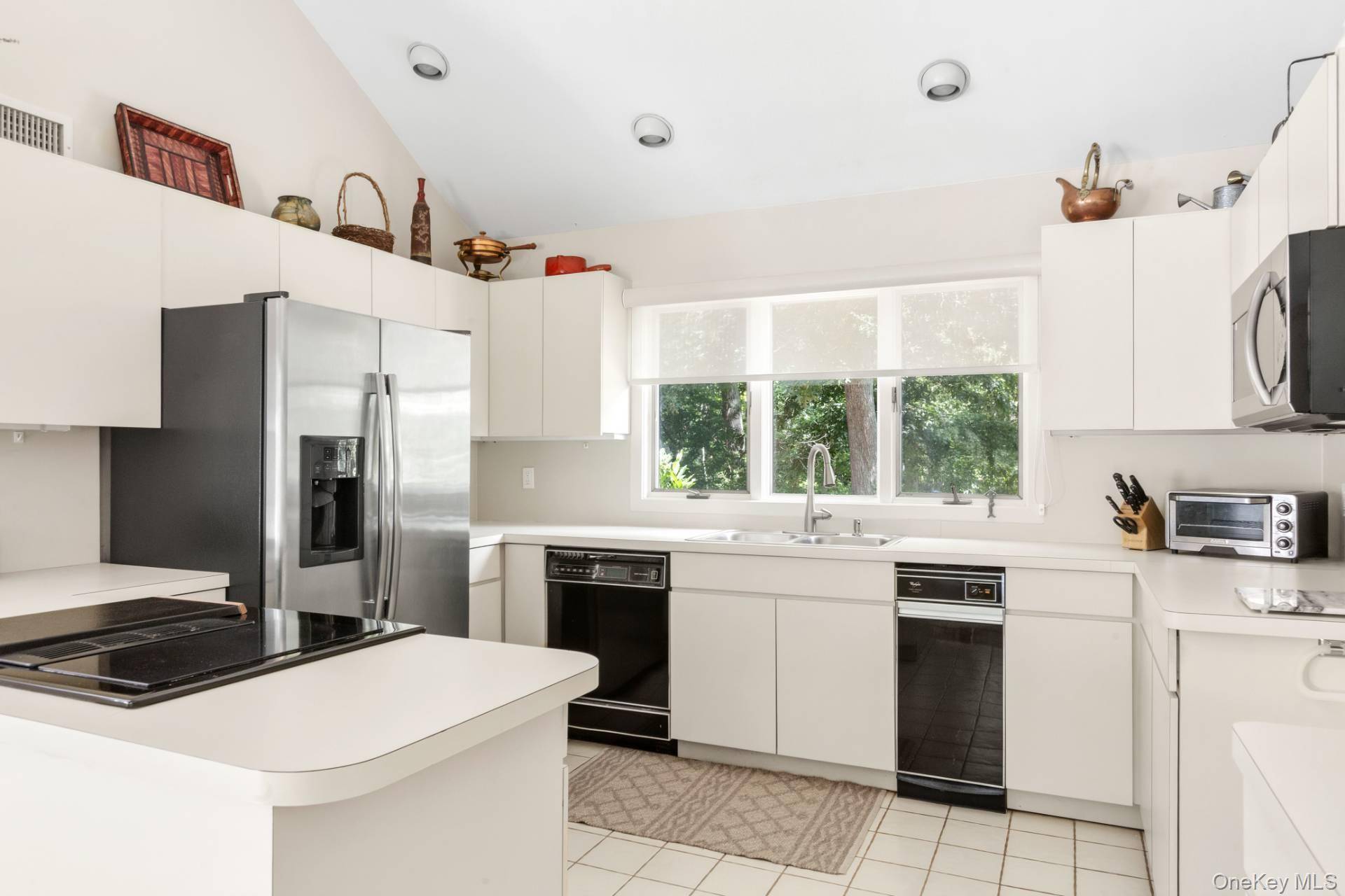 39 Spring Pond LN, Southampton, NY 11968