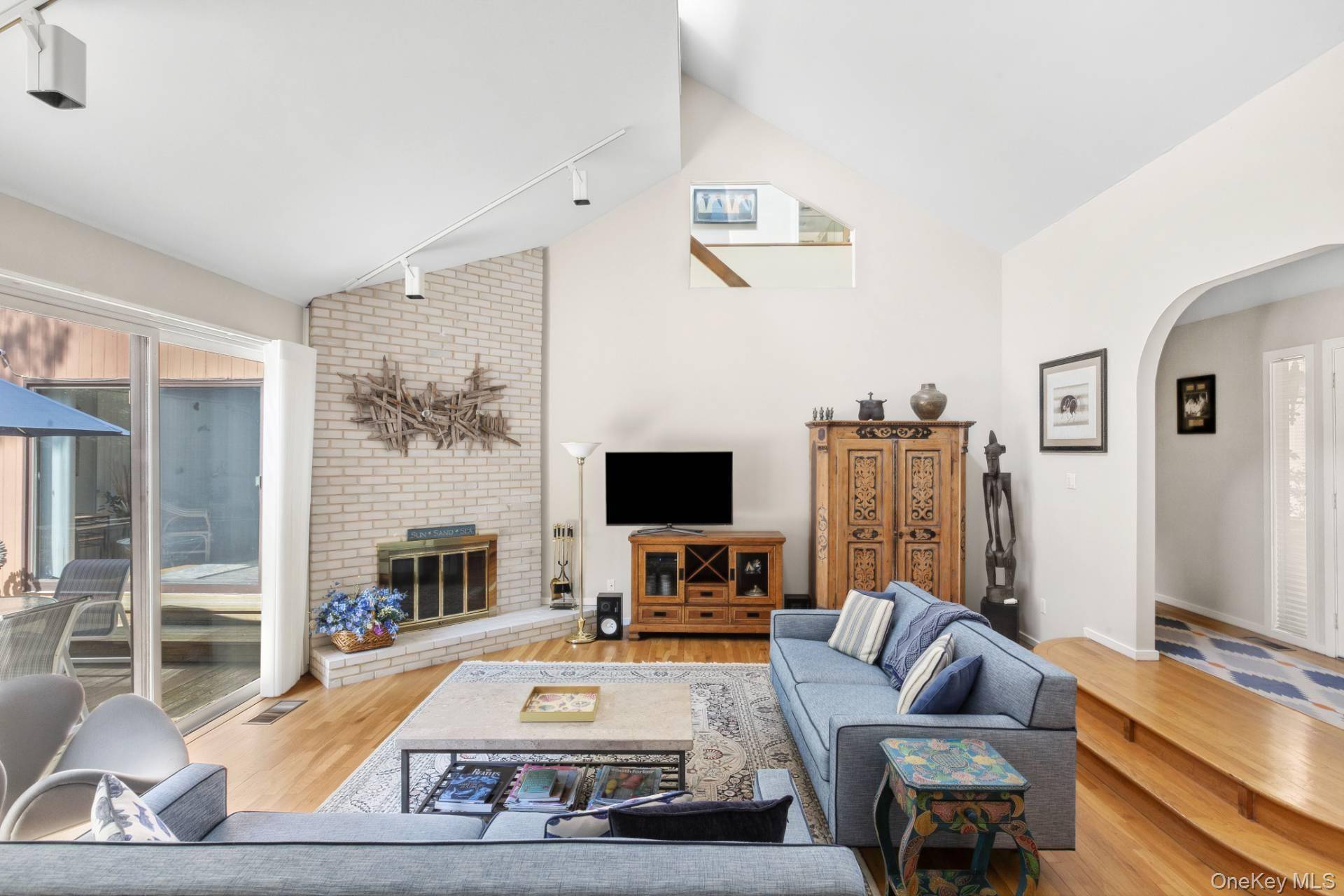 39 Spring Pond LN, Southampton, NY 11968