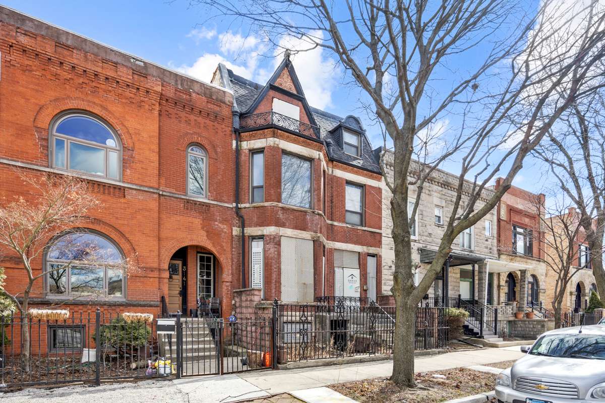 3143 S Giles AVE, Chicago, IL 60616