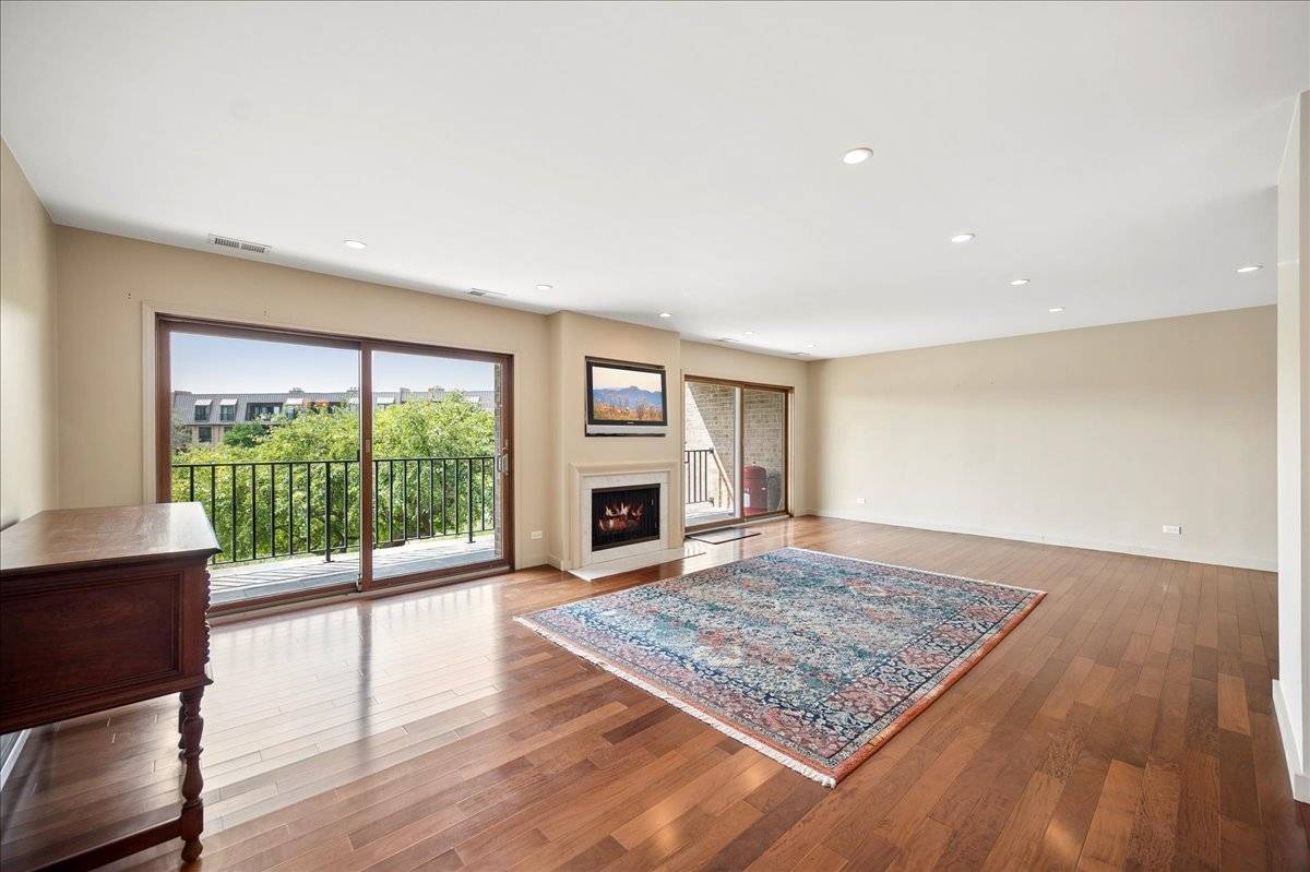 1 The Court Of Harborside #204, Northbrook, IL 60062