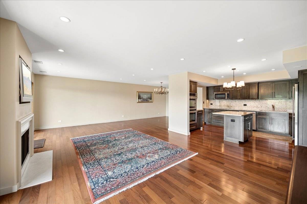 1 The Court Of Harborside #204, Northbrook, IL 60062