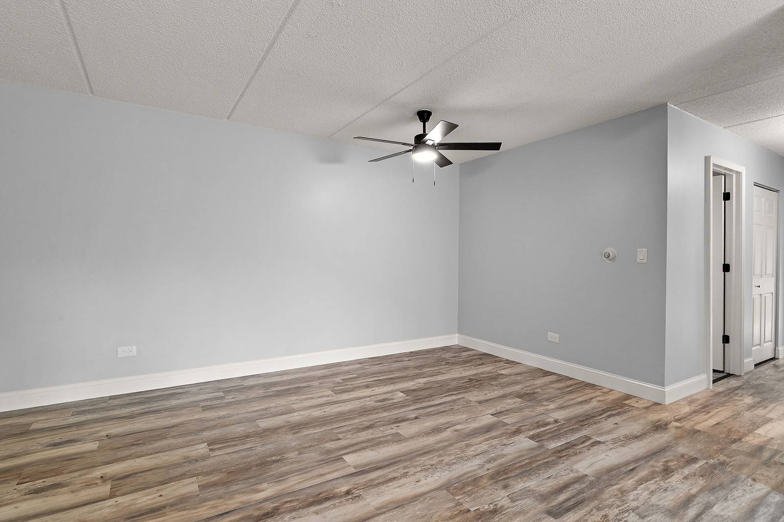 586 Fairway View DR #1B, Wheeling, IL 60090