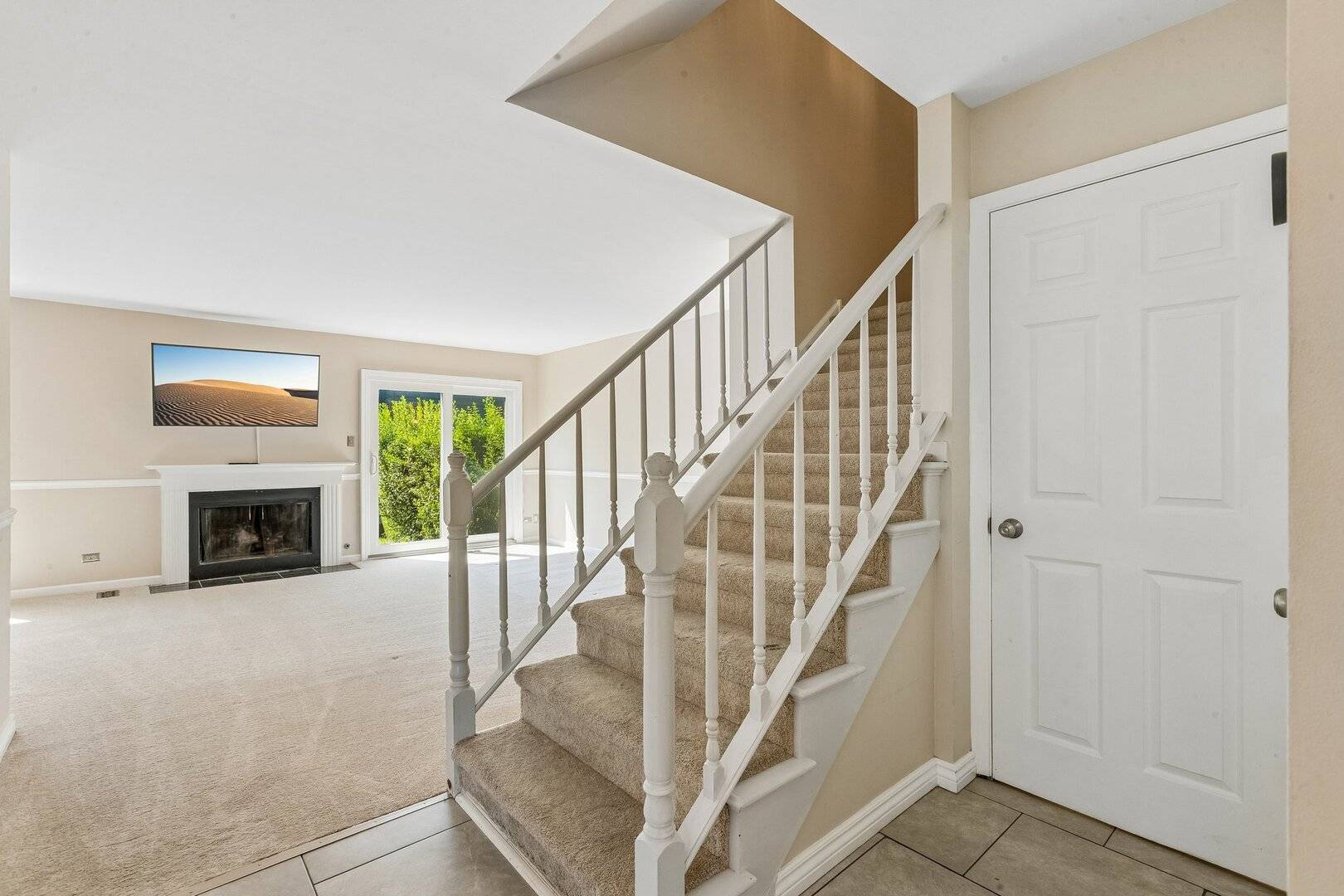 1326 Loughborough CT, Wheaton, IL 60189