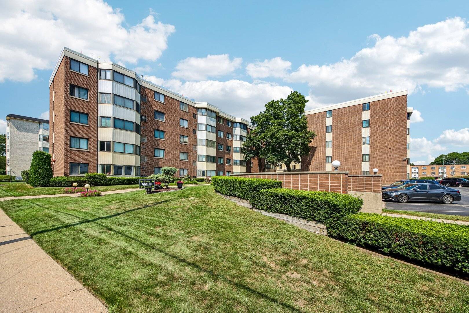 5500 Lincoln AVE #507W, Morton Grove, IL 60053