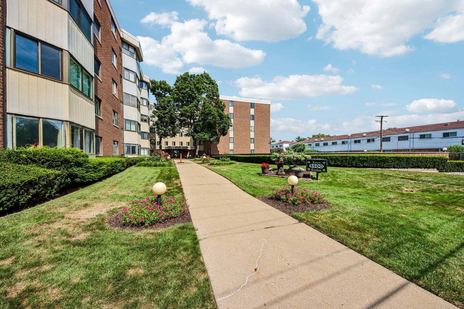 5500 Lincoln AVE #507W, Morton Grove, IL 60053