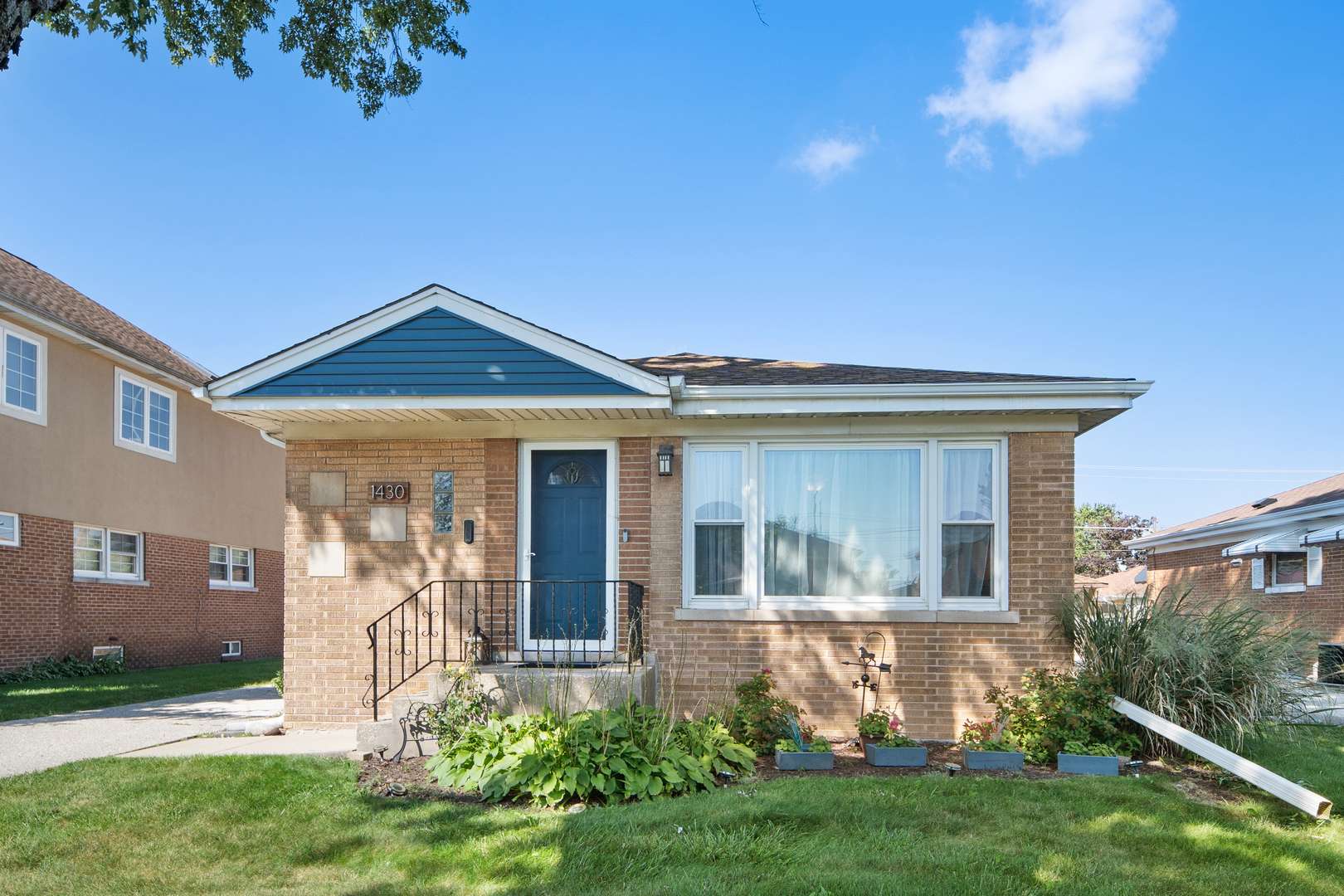 1430 Homestead RD, La Grange Park, IL 60526