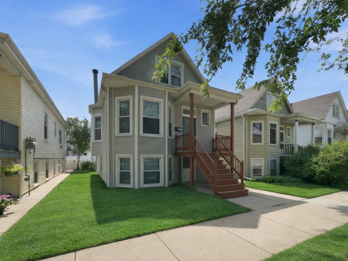 4823 W Grace ST, Chicago, IL 60641