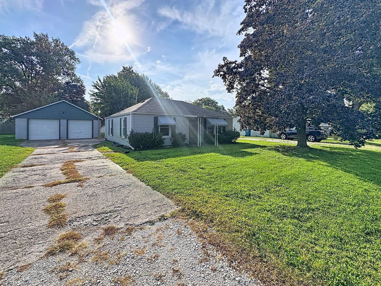 4244 9th ST, East Moline, IL 61244