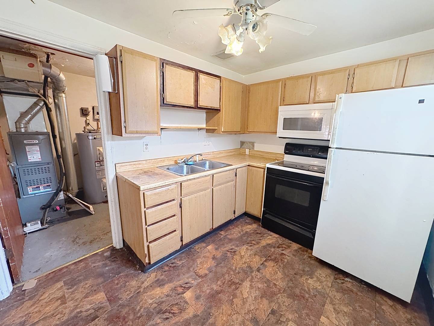 4244 9th ST, East Moline, IL 61244