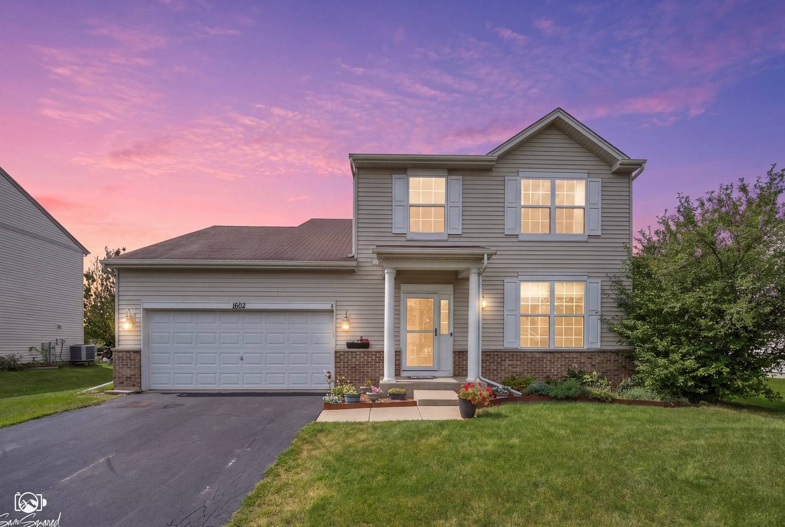 1603 Balboa DR, Minooka, IL 60447
