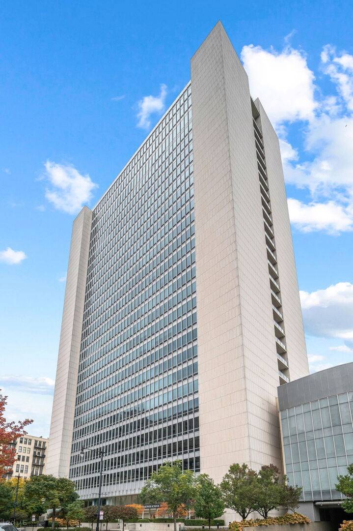 500 W Superior ST #1902, Chicago, IL 60654