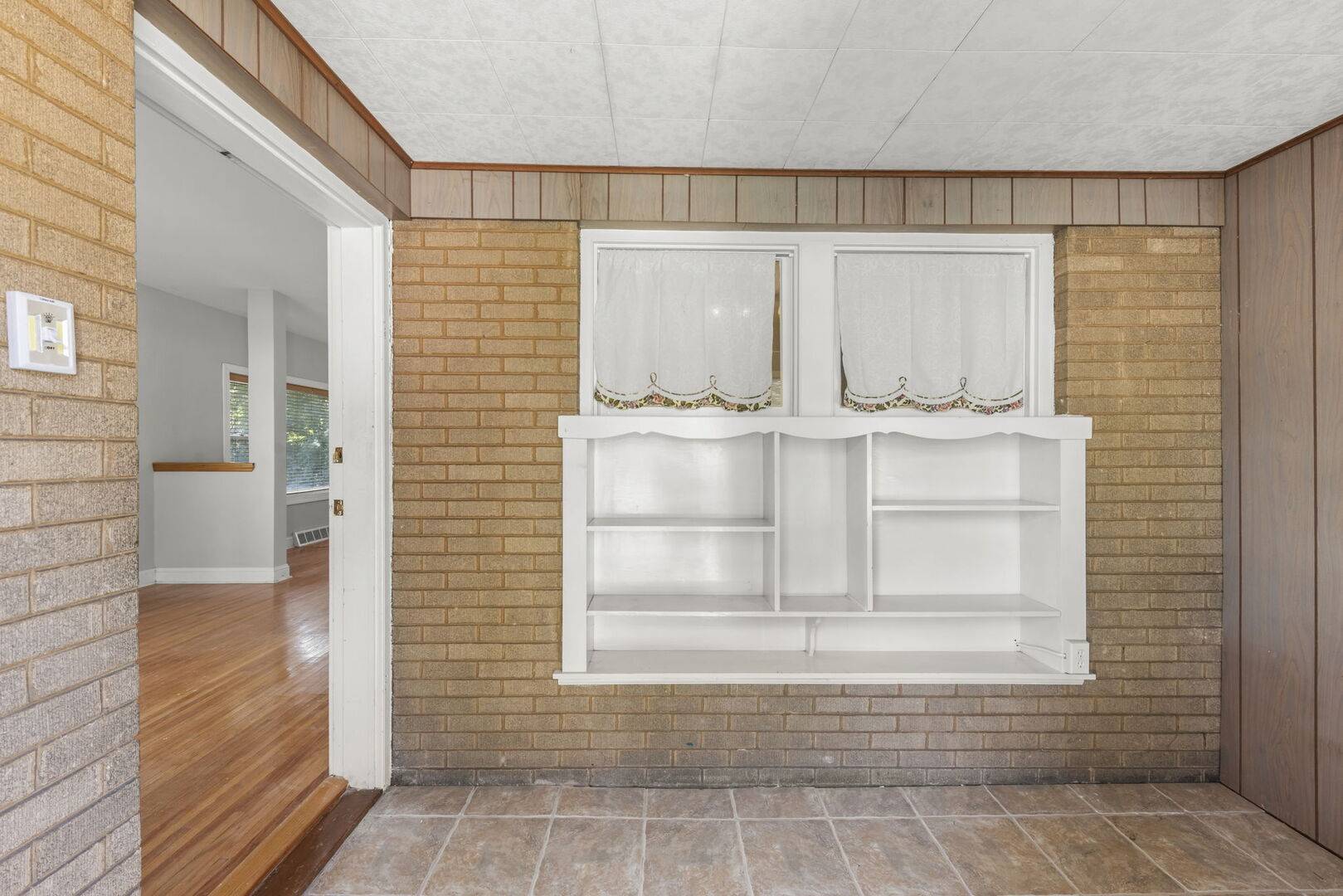 329 E 5th ST, Lockport, IL 60441
