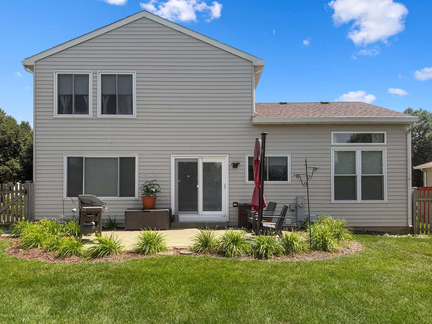 124 Periwinkle LN, Bolingbrook, IL 60490