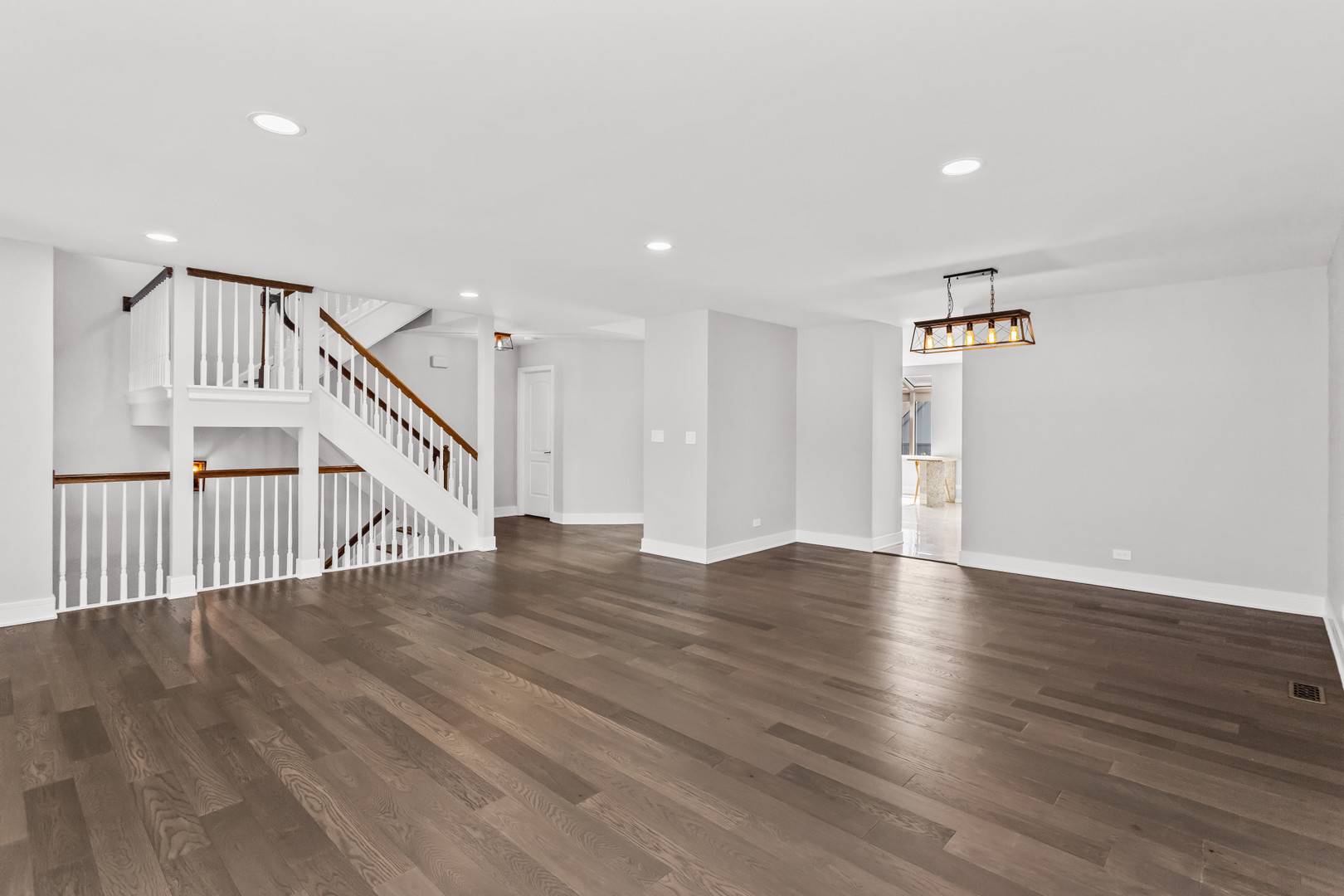 933 W Essex PL, Arlington Heights, IL 60004