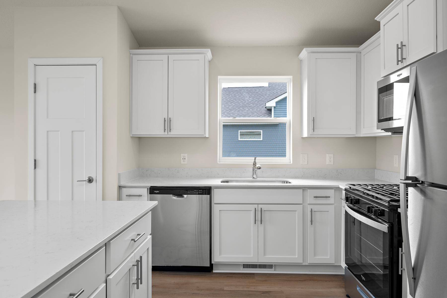 608 Redwood LOOP N, Cambridge, MN 55008
