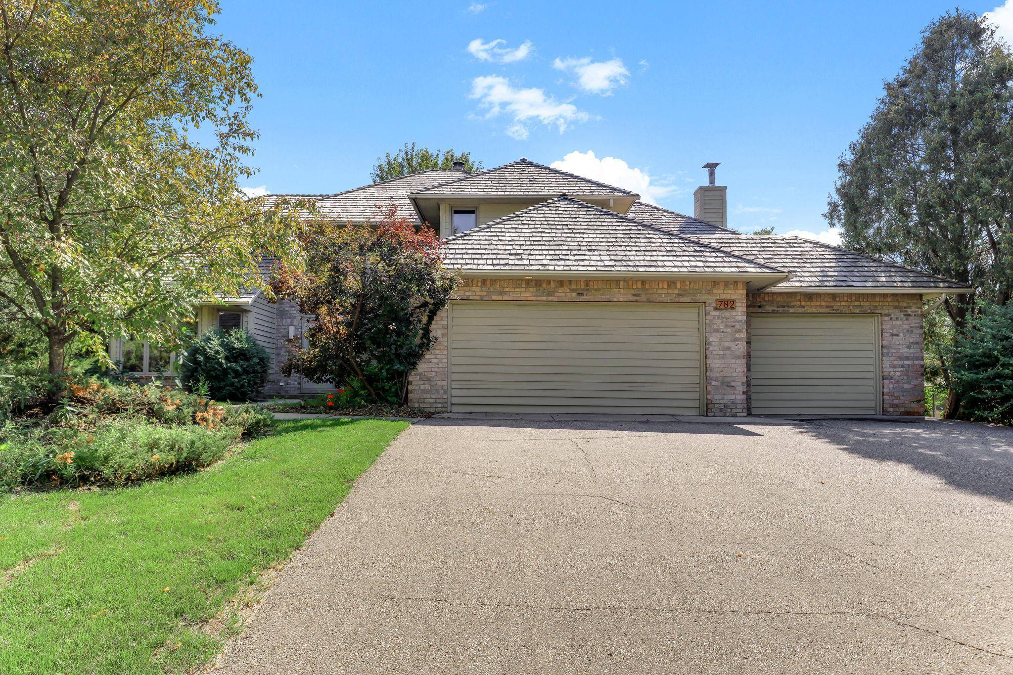 782 Evergreen KNLS, Mendota Heights, MN 55118