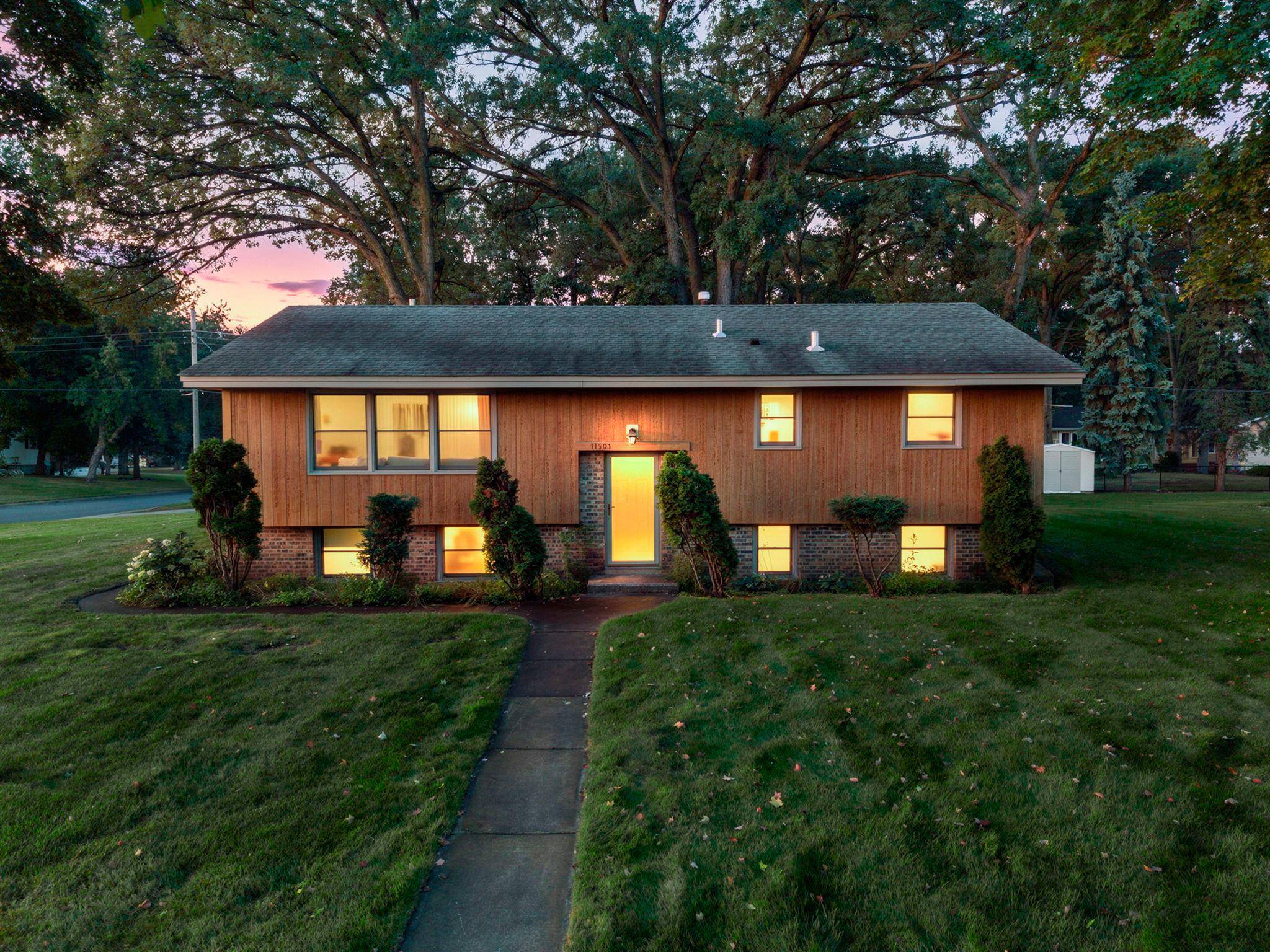 11301 Welcome AVE N, Champlin, MN 55316