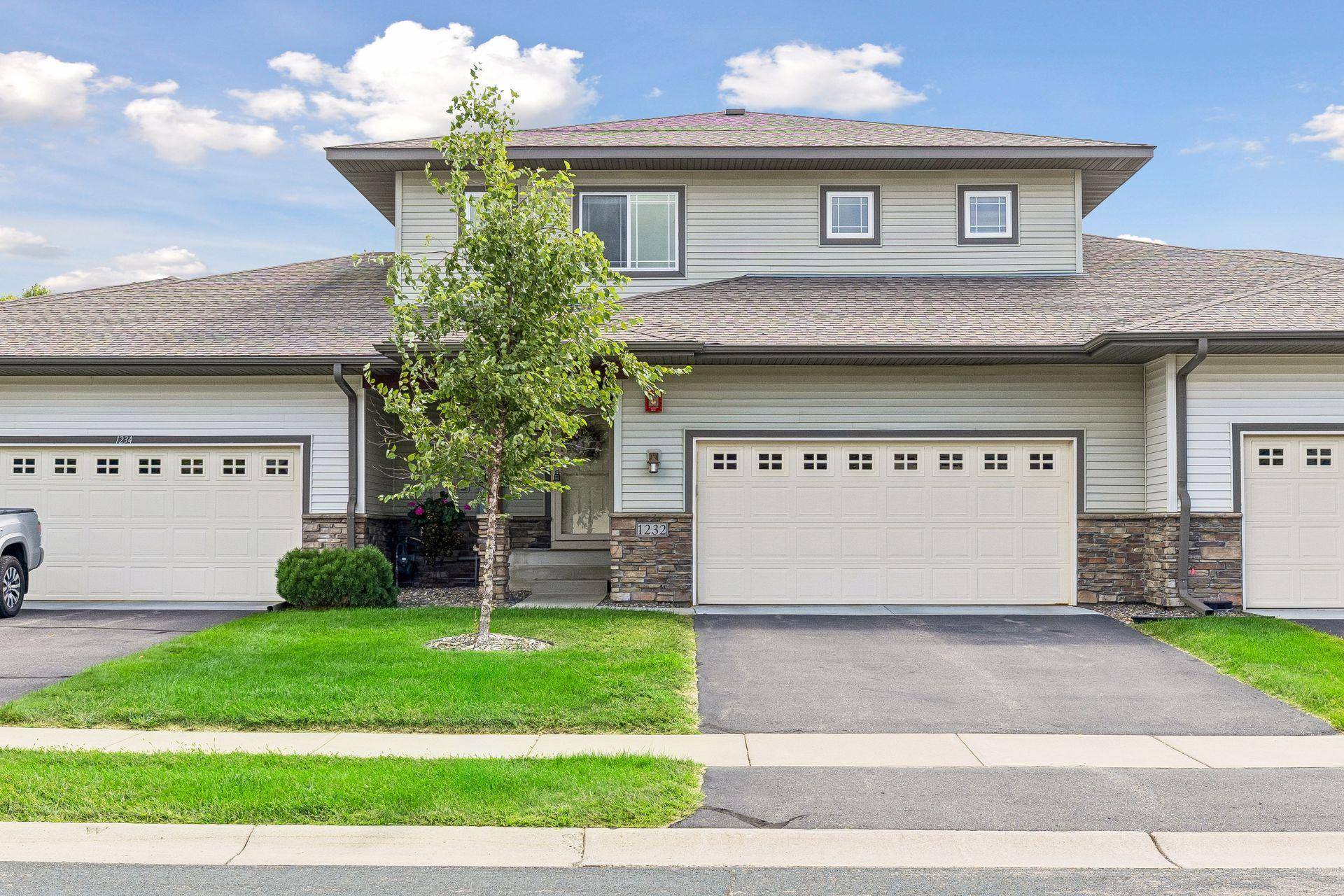 1232 Vernon DR, Carver, MN 55315