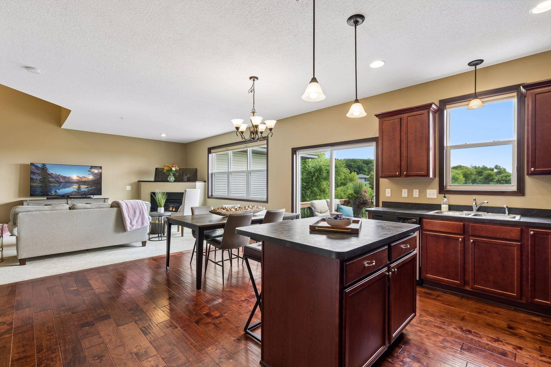 1232 Vernon DR, Carver, MN 55315