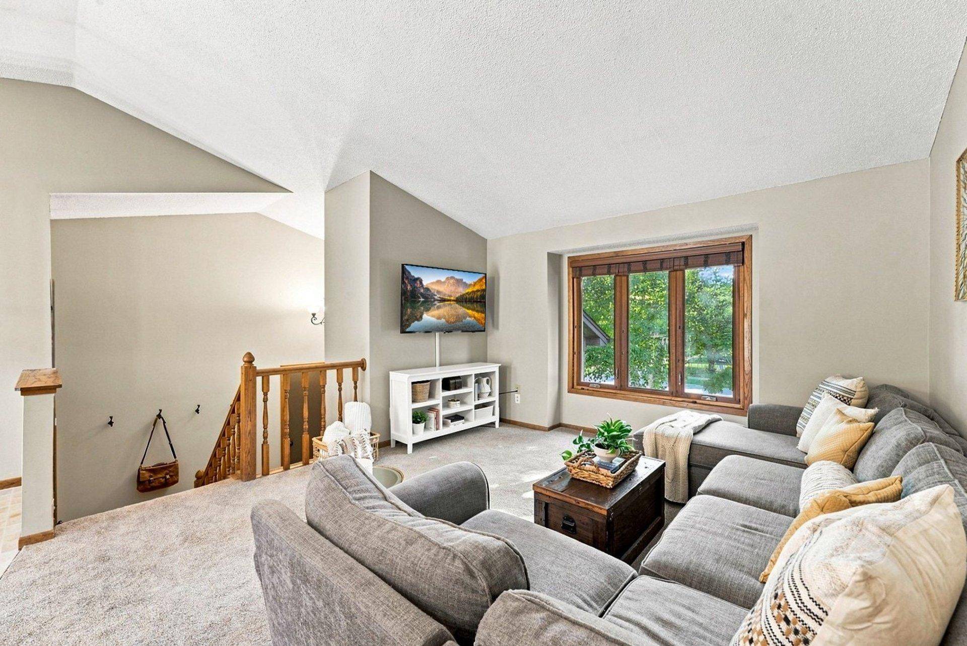 19002 Barrington DR, Eden Prairie, MN 55346