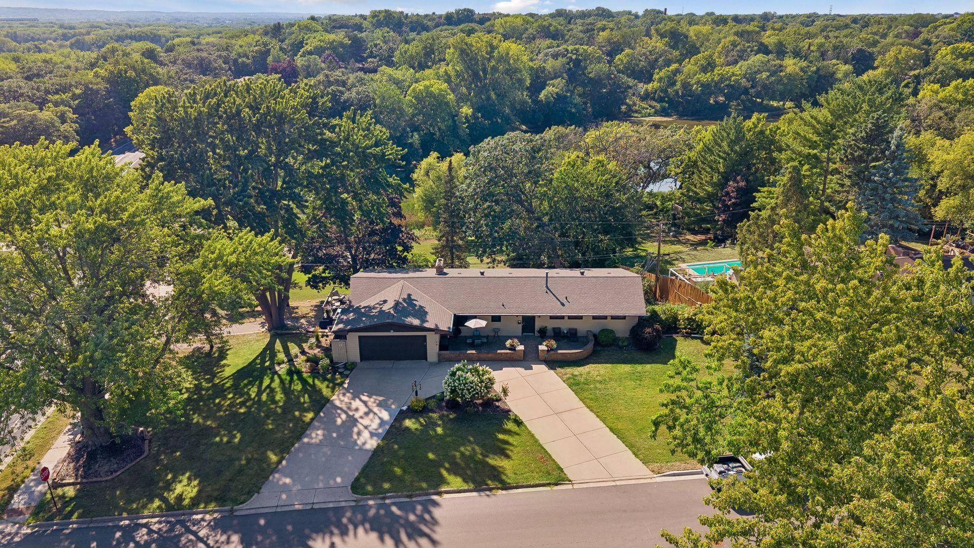 4501 Terracewood DR, Bloomington, MN 55437