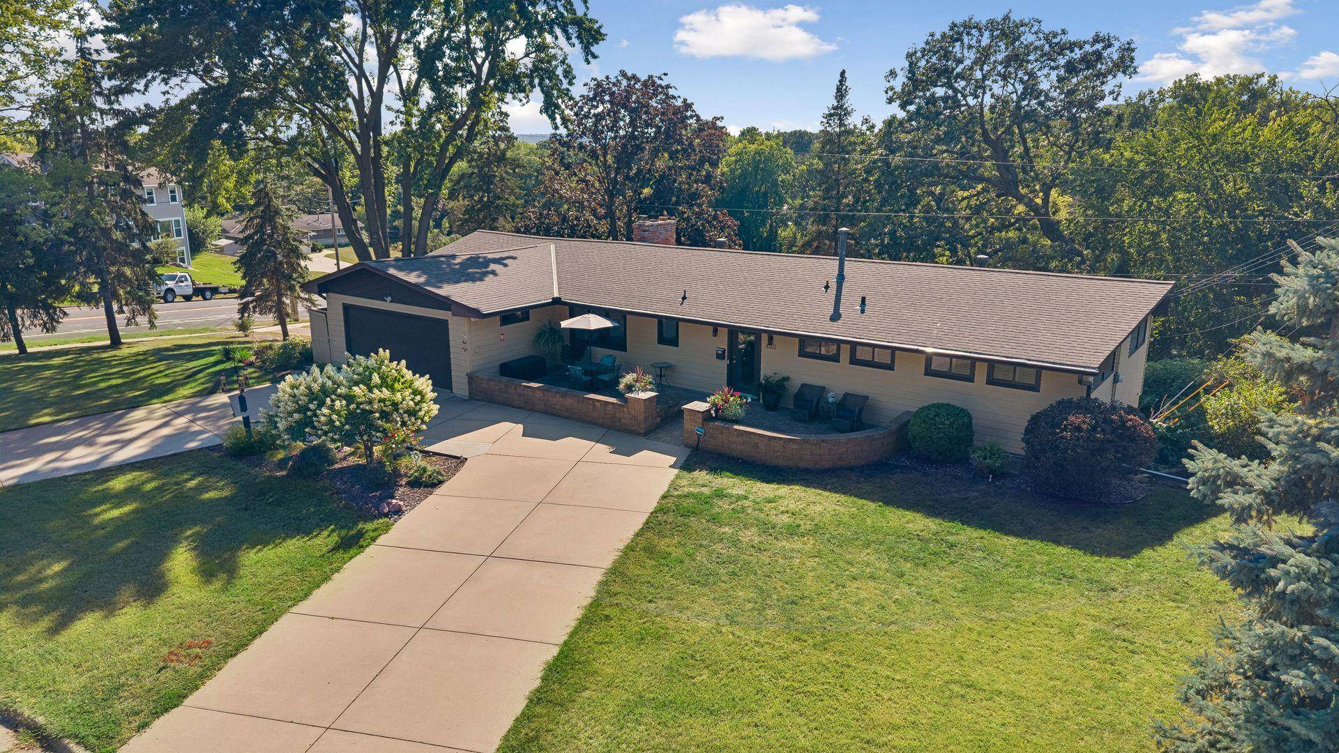 4501 Terracewood DR, Bloomington, MN 55437