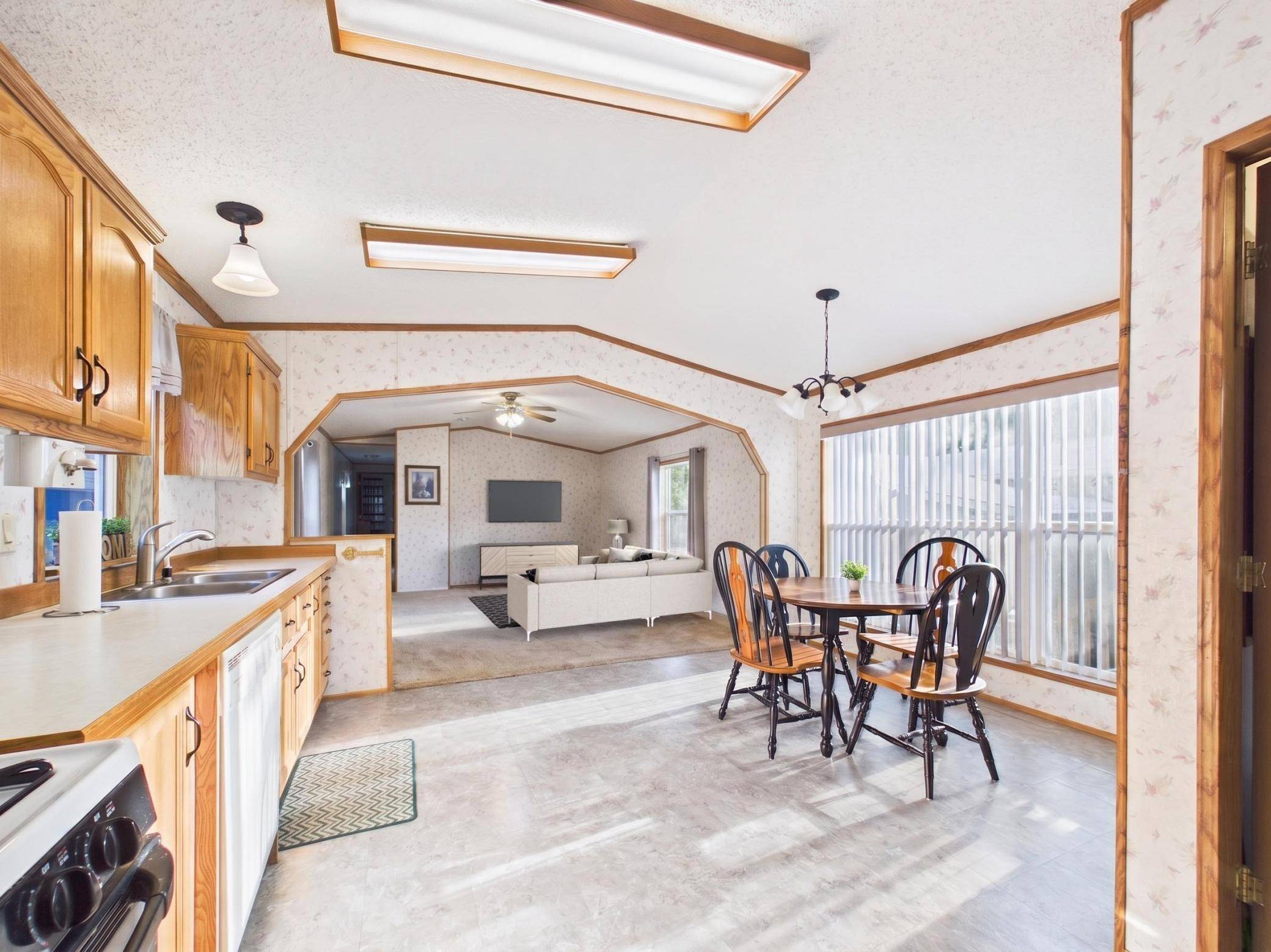 701 Oak AVE, Madison Lake, MN 56063