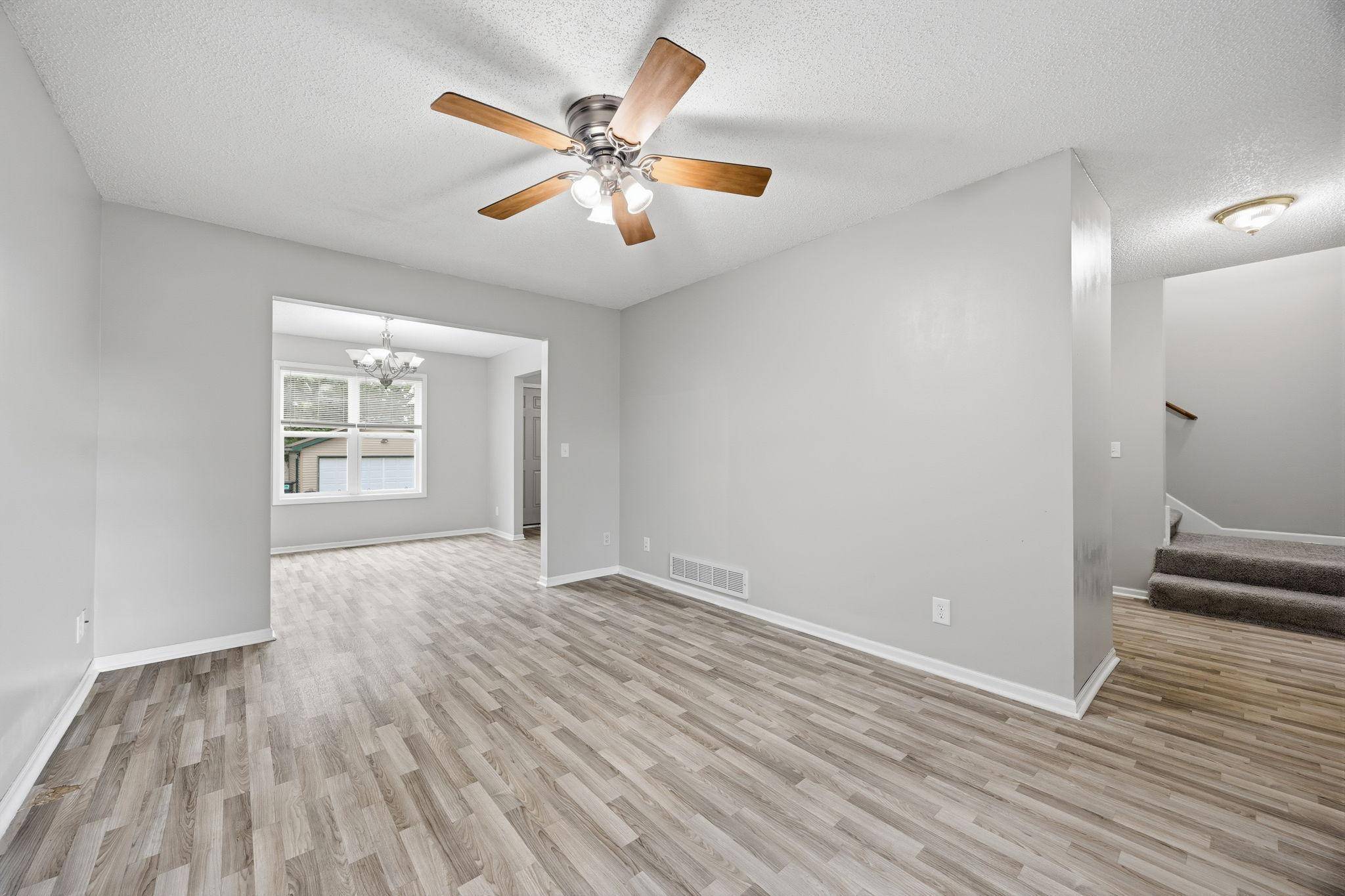 1002 Matilda ST, Saint Paul, MN 55117