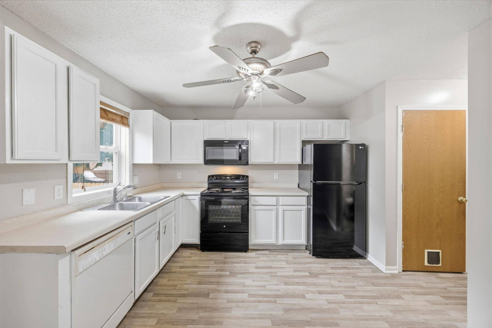 1002 Matilda ST, Saint Paul, MN 55117