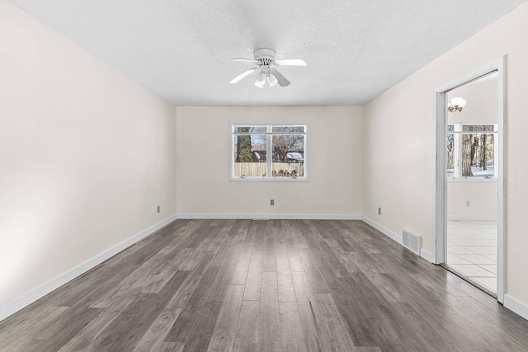5885 Hidden Oaks CIR SE, Prior Lake, MN 55372