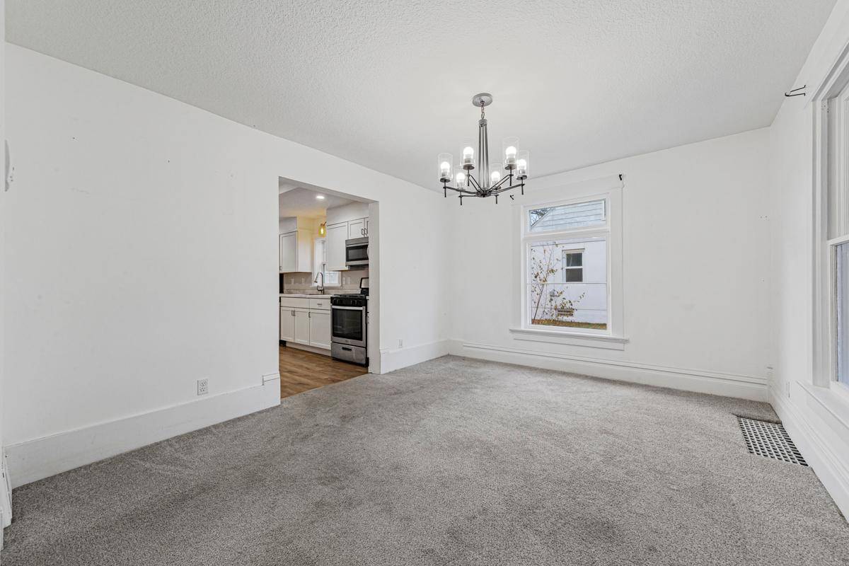 15 14th ST NE, Faribault, MN 55021