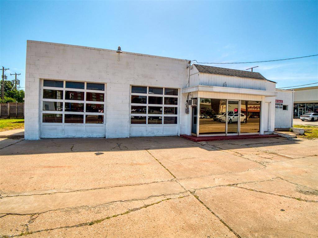 2318 S Air Depot BLVD, Midwest City, OK 73110